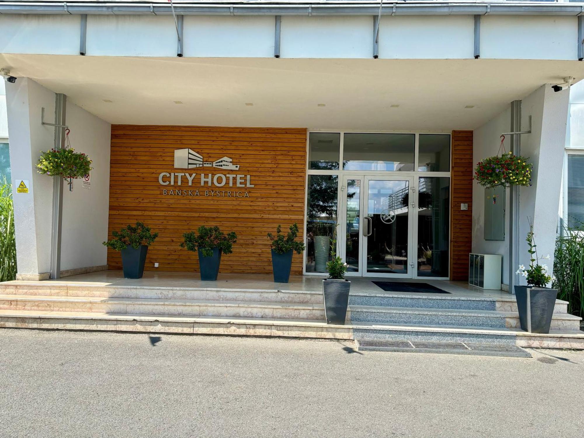 City Hotel B&B, Reception 24 7, 800M Od-From R1, Free Parking بانْشكا بيشتريتْسا المظهر الخارجي الصورة