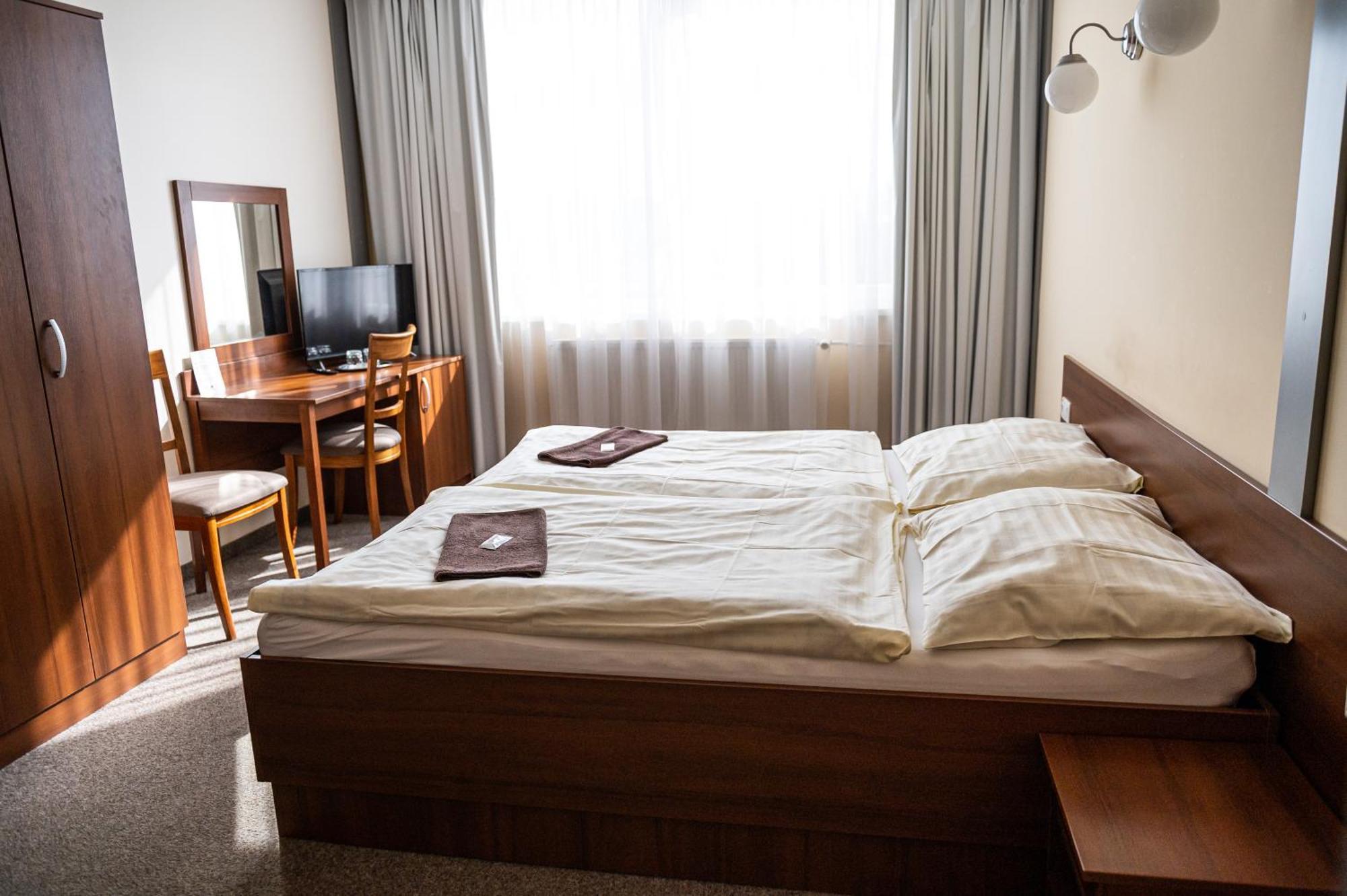 City Hotel B&B, Reception 24 7, 800M Od-From R1, Free Parking بانْشكا بيشتريتْسا المظهر الخارجي الصورة