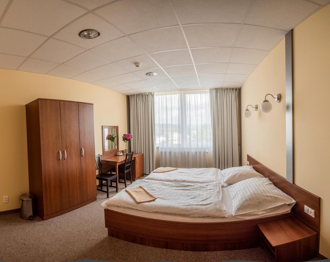 City Hotel B&B, Reception 24 7, 800M Od-From R1, Free Parking بانْشكا بيشتريتْسا المظهر الخارجي الصورة