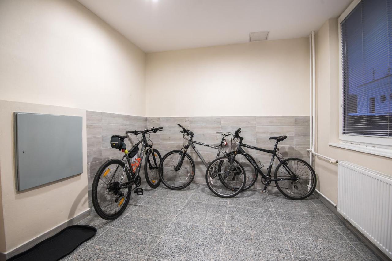 City Hotel B&B, Reception 24 7, 800M Od-From R1, Free Parking بانْشكا بيشتريتْسا المظهر الخارجي الصورة