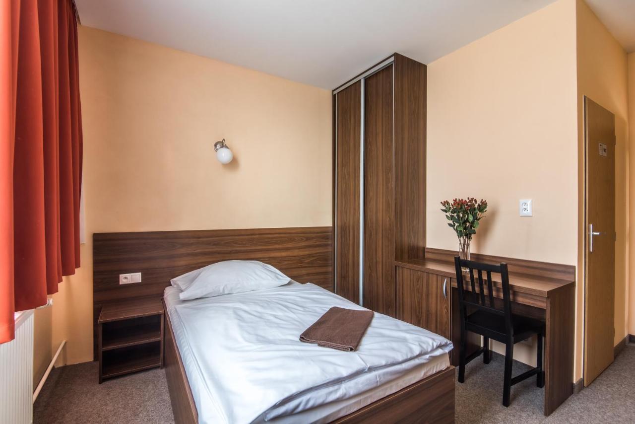 City Hotel B&B, Reception 24 7, 800M Od-From R1, Free Parking بانْشكا بيشتريتْسا المظهر الخارجي الصورة